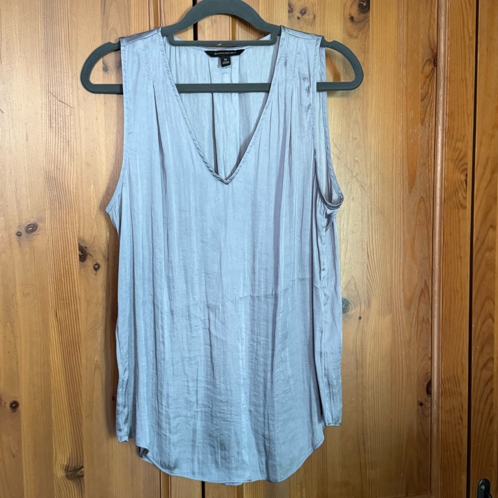 Banana Republic  Silver/Gray/Pewter Satin V-Neck Tank Top Size M NWOT 18"x27"